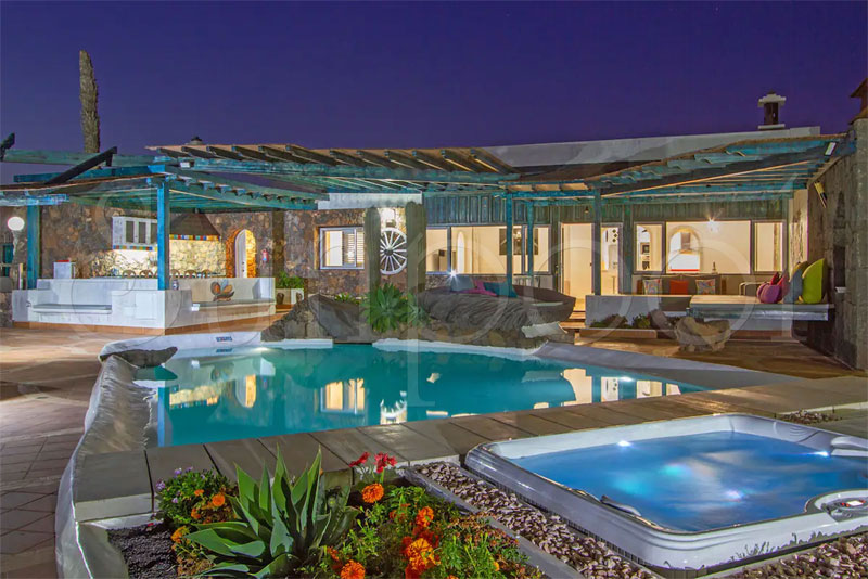 Villa Dafmir - lanzarote holiday villas