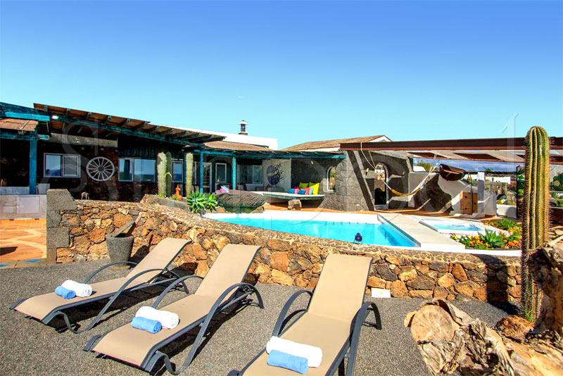 Villa Dafmir - villas in lanzarote